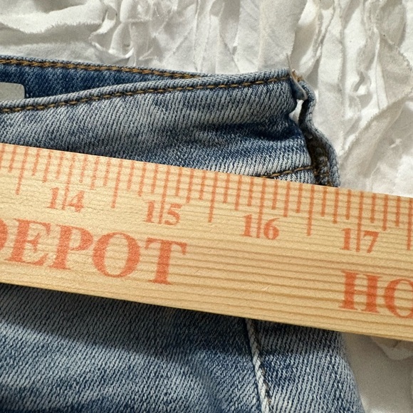 Anthropologie Pilcro Patchwork Distressed Blue Jean Shorts. Slim Boyfriend. 29 - Picture 7 of 14